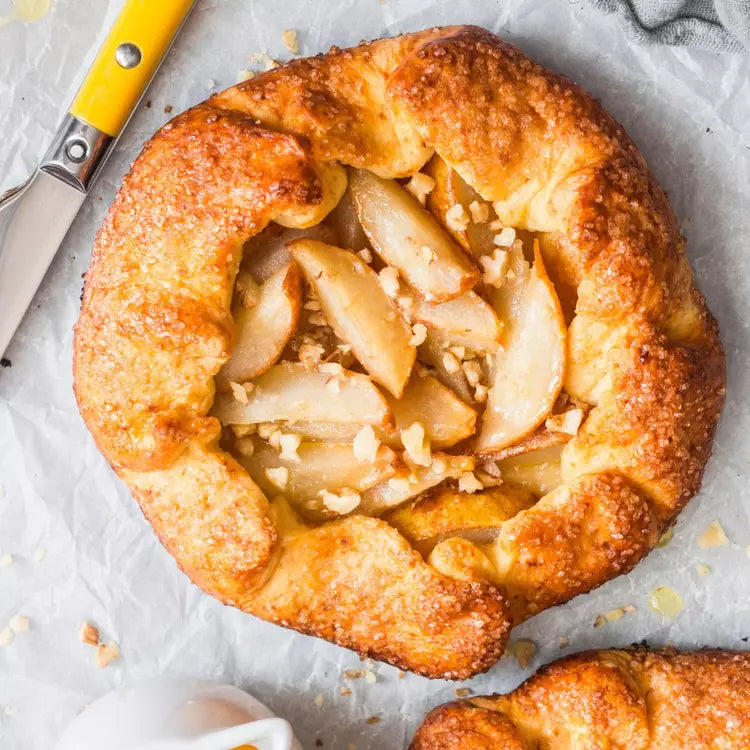 🥧 Tarte rustique aux poires et noisettes